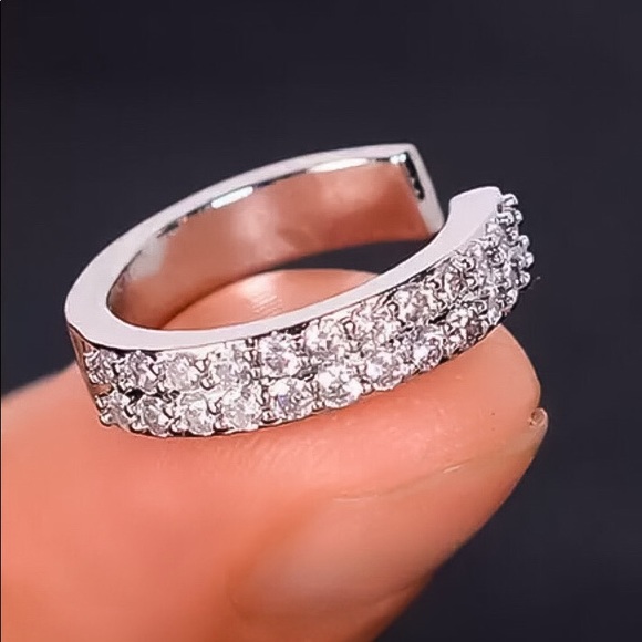 ⚜️𝟯𝟬%𝗢𝗙𝗙 𝗯𝘂𝗻𝗱𝗹𝗲𝘀 𝟯+⚜️ NEW CZ Silver Double Row Paved Thick Cuff Earring - Picture 3 of 7